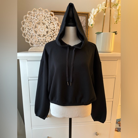 SPANX AirEssentials Crop Hoodie Size Medium Like New - Picture 5 of 9